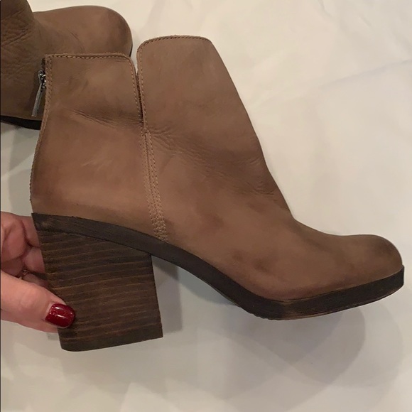 Lucky Brand Soft Brown Leather Ankle Boot Bootie - Picture 14 of 16